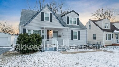 Building Photo - 9820 Iveland Dr