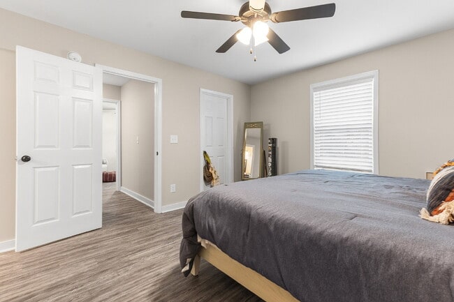 Building Photo - 105 Tahoma Dr