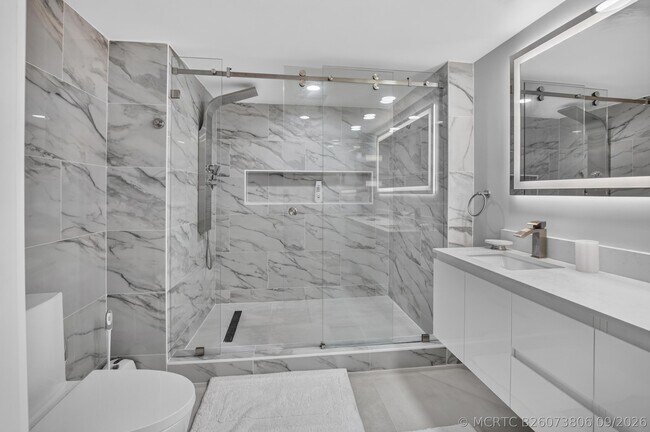 Building Photo - 3211 S Ocean Blvd