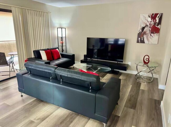 Building Photo - Amazing Furnished 2-Bed 2-Bath at Las Casitas!