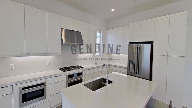 Building Photo - Spacious 4Bd 4Ba Tri-Level Home in Luna Park Community in Irvine