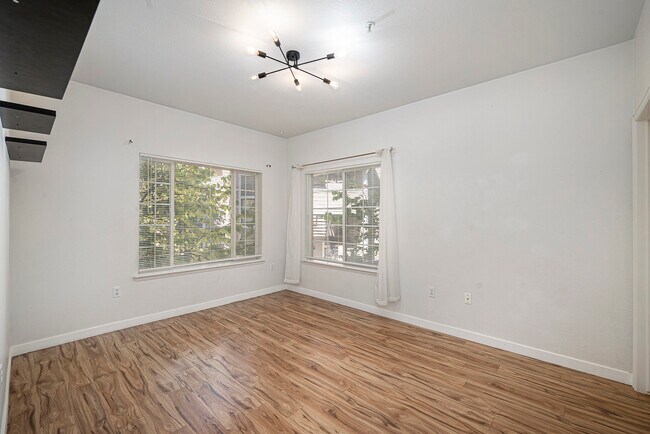 Building Photo - 8400 S Upham Way