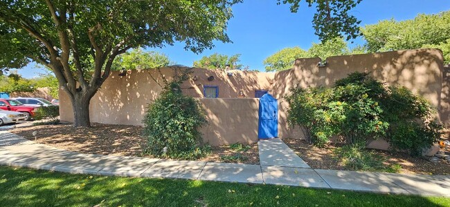 Building Photo - 3939 Rio Grande Blvd NW