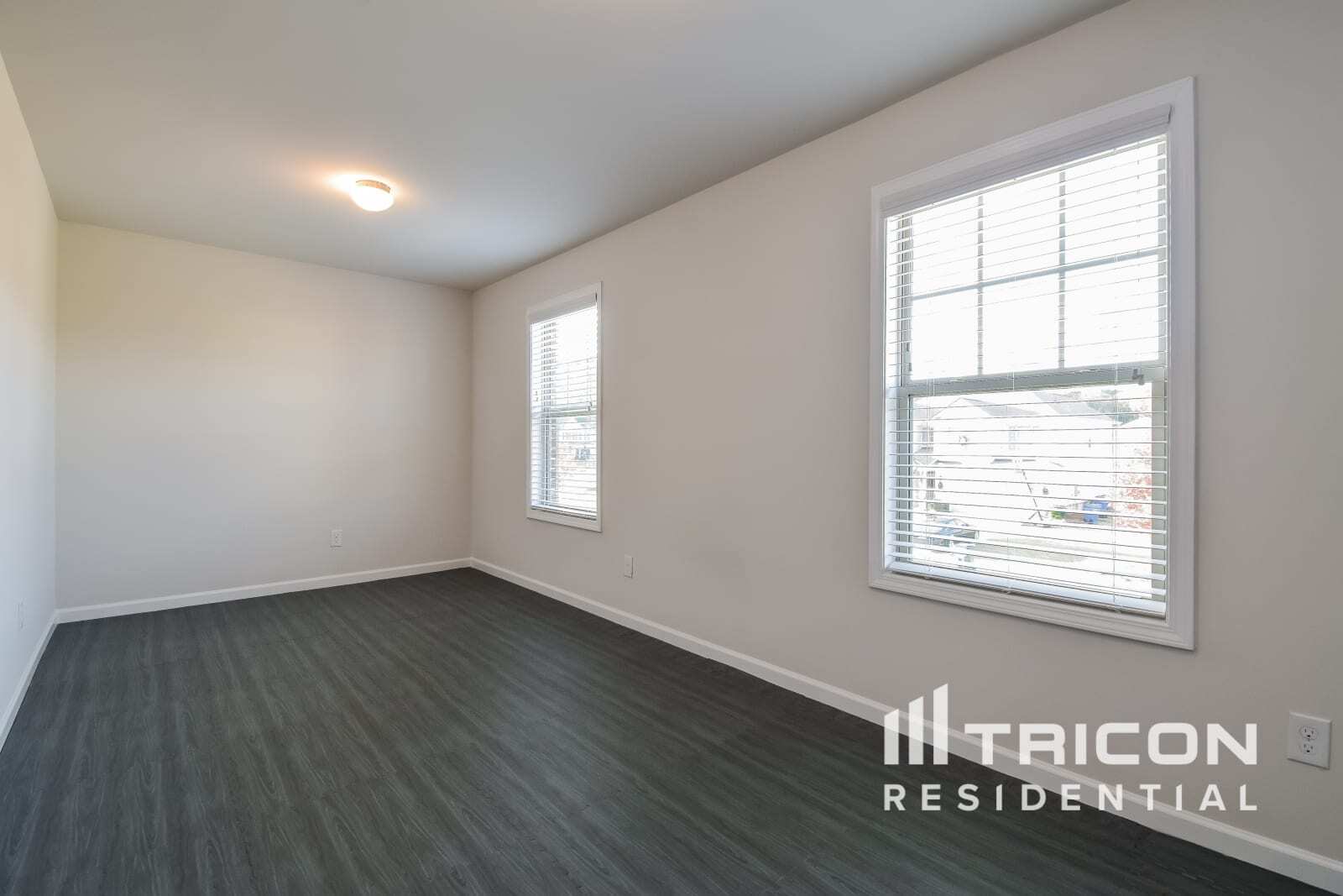 Building Photo - 4203 Bella View Dr
