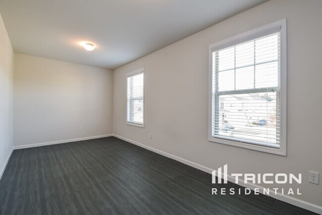 Building Photo - 4203 Bella View Dr