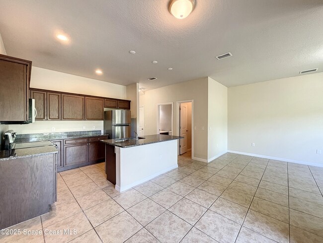 Building Photo - 3737 Chambers Ln