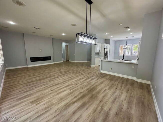 Building Photo - 11 Feather Sound Dr