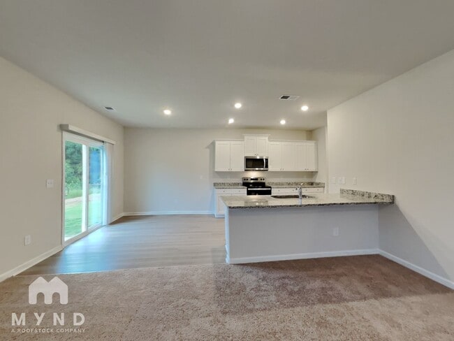 Building Photo - 72 Royal Mdw Dr