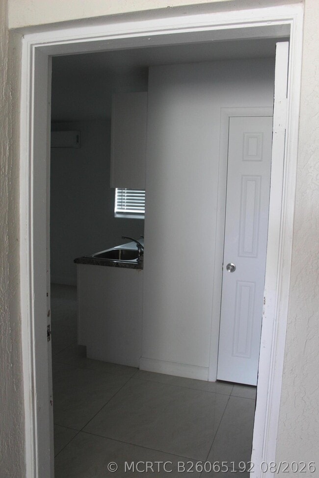 Building Photo - 4434 Venus Ave