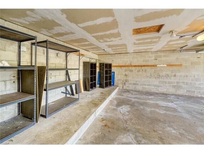 Building Photo - 8106 Dakota Ln