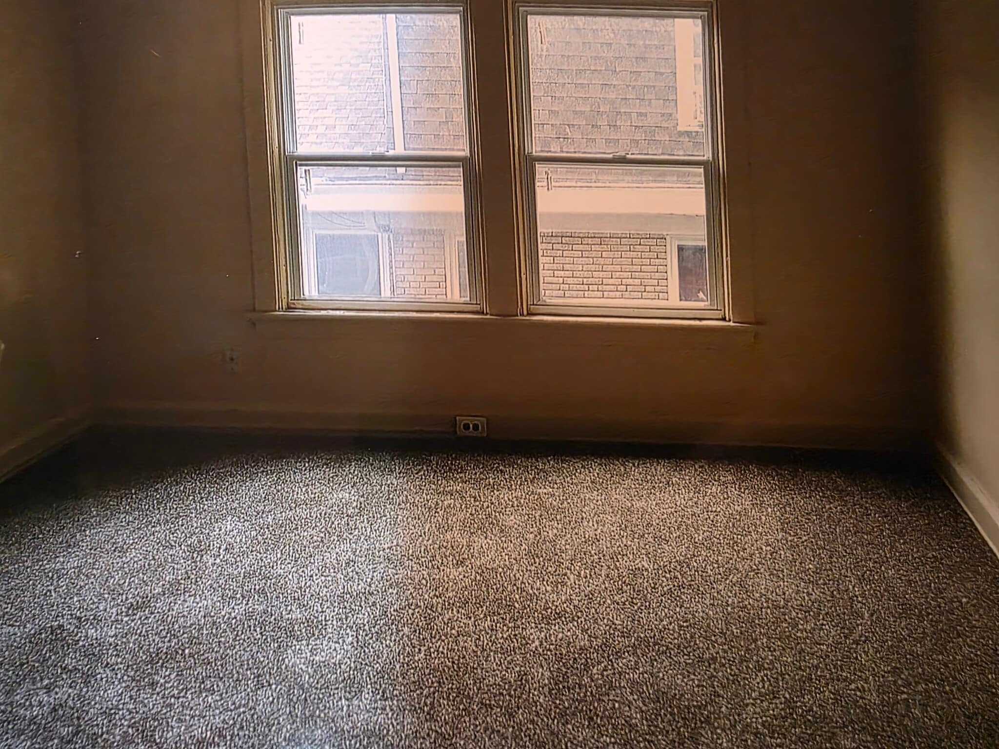 Building Photo - 735 E Mitchell Ave