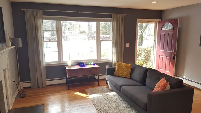 Building Photo - Incredibly well maintained rancher in Monrovia available mid June!