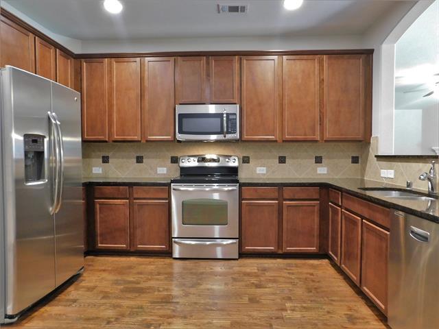 Building Photo - 4502 Baytree Ave