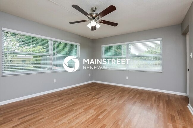 Building Photo - 3 Bedroom Pet-Friendly Home in ORLANDO, FL with Main Street Renewal