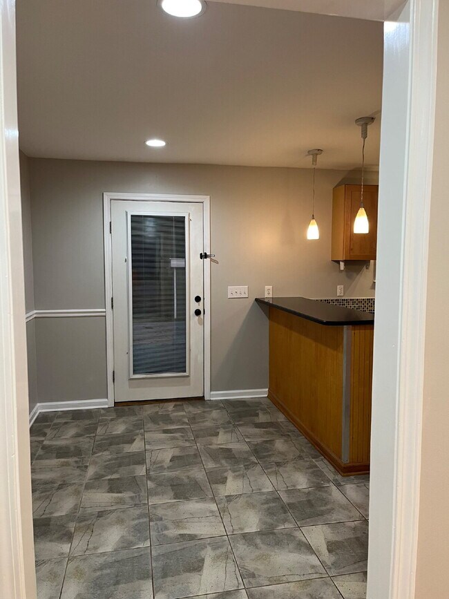 Building Photo - 232 New Sawyer Brown Rd