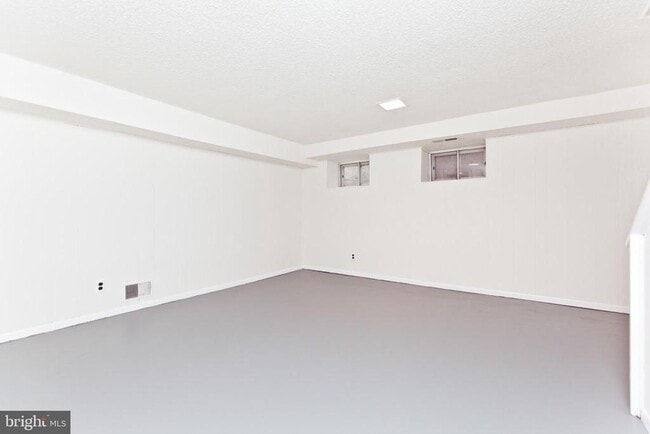 Building Photo - 2907 S Buchanan St