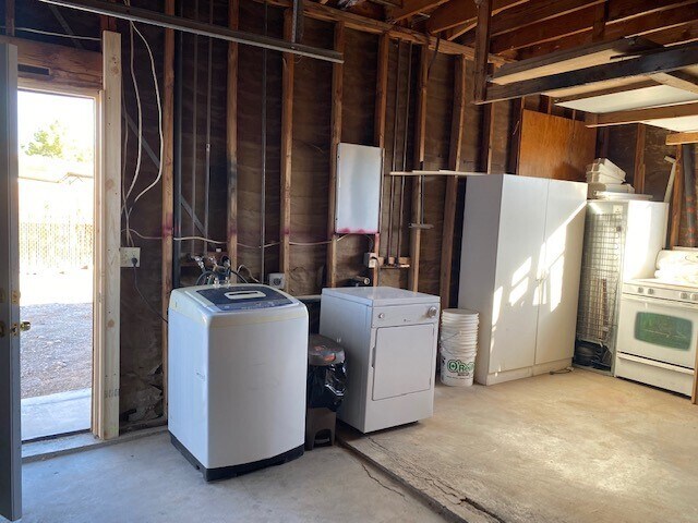 Building Photo - 1460 Tonto Dr