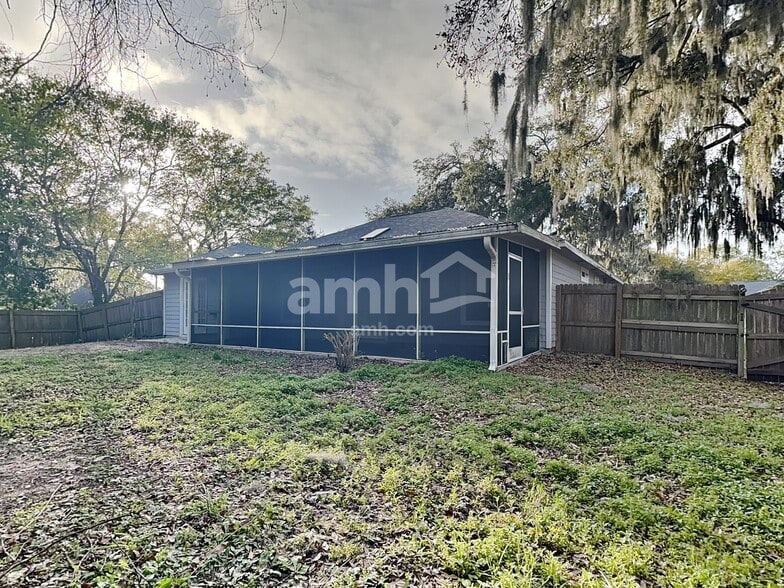 Building Photo - 96014 Sea Winds Dr