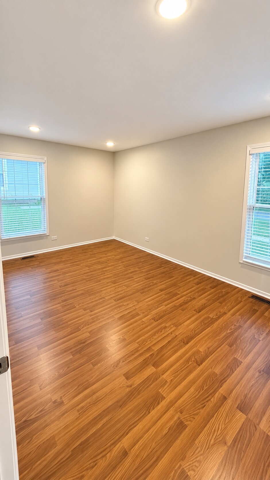 Building Photo - 306 Russet Way