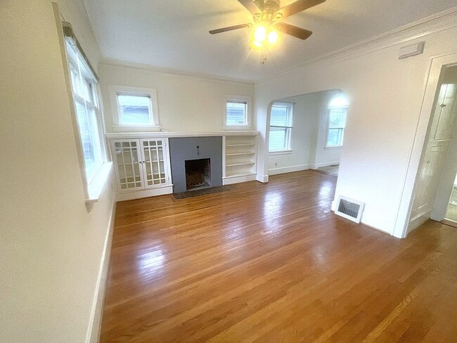 Building Photo - Eliot neighborhood House: 2 bedroom, large basement, hardwood floors, laundry units & fireplace