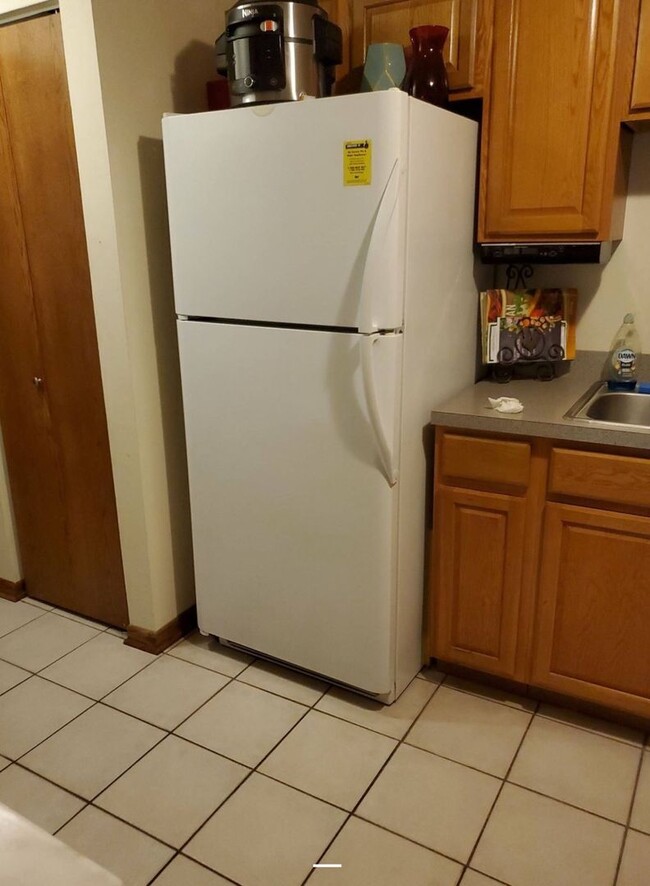 Building Photo - 2 Bedrooms, 2 Bathrooms and Plenty of Amen...