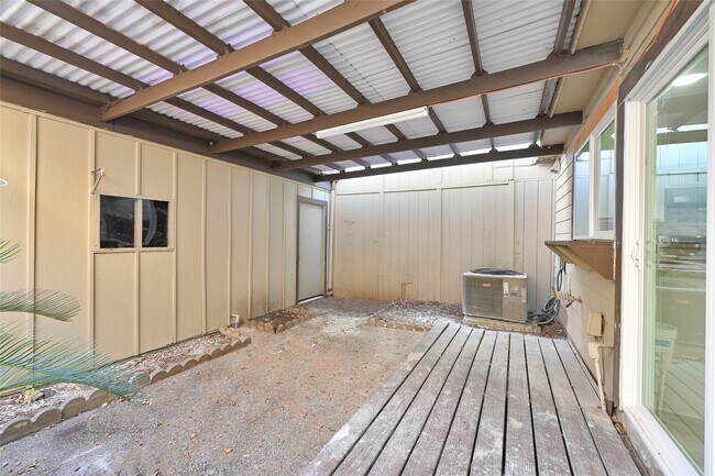 Building Photo - 12527 Wellington Park Dr