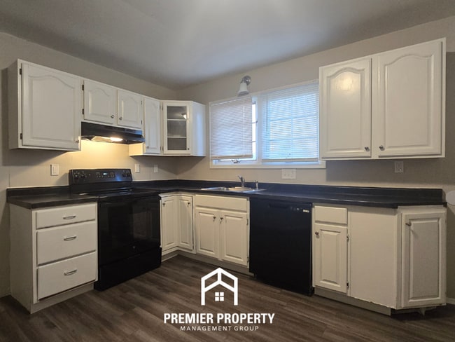 Building Photo - 2185 Flight Dr