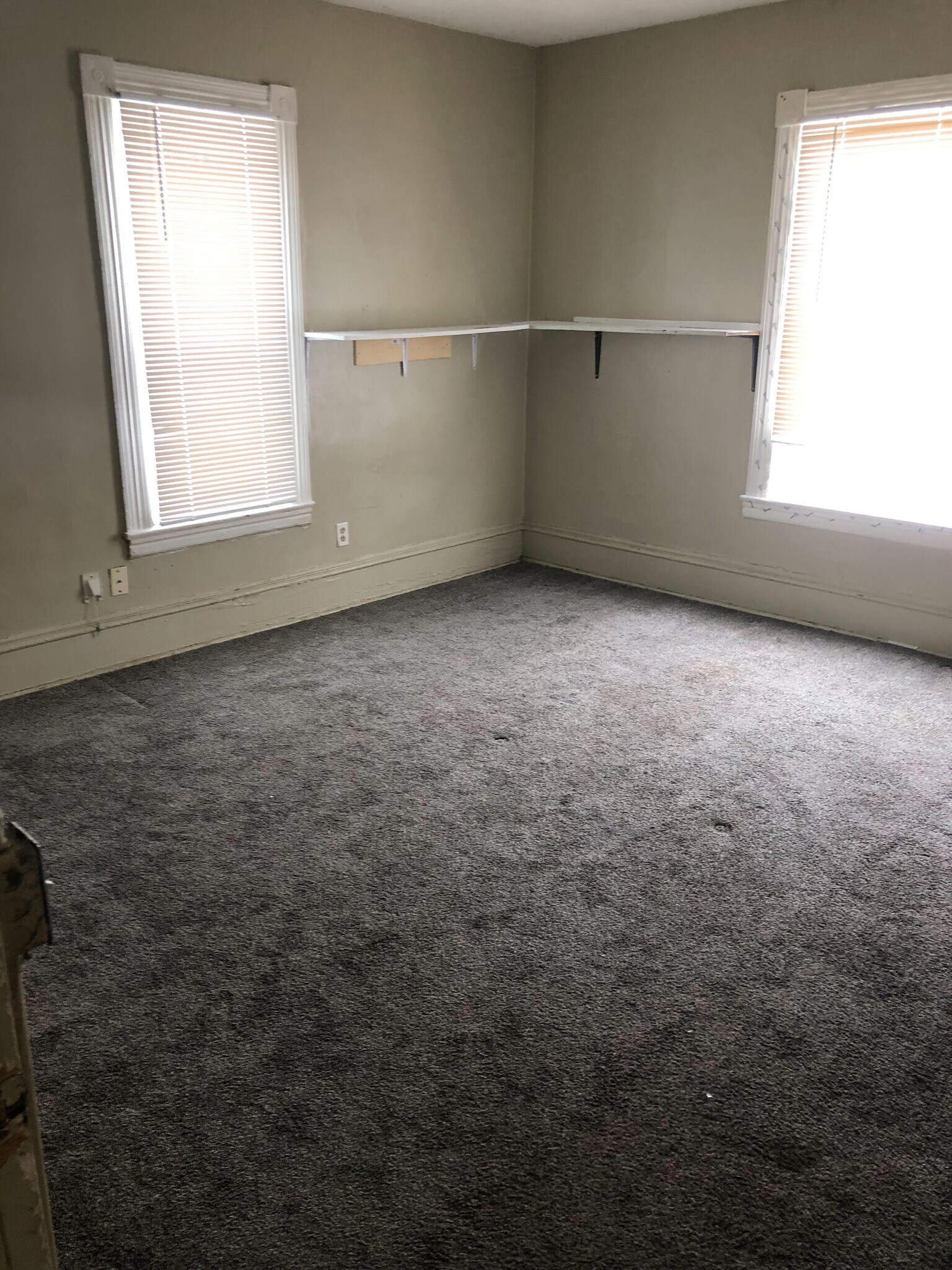 Building Photo - 4139 N Bryant Ave