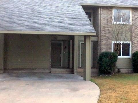 Building Photo - 1401 Summer Creek Dr