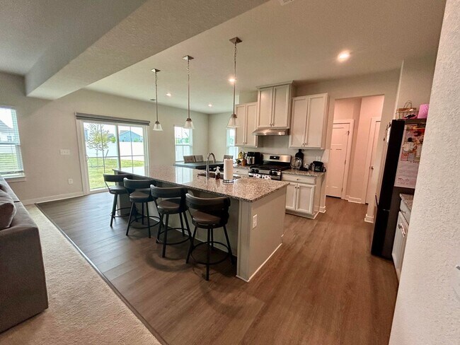 Building Photo - Beautiful Home in Moyock Subdivision - Min...