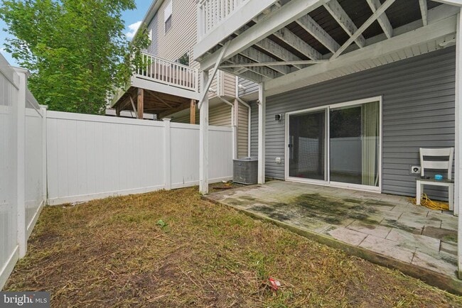 Building Photo - 7728 Lexington Ct