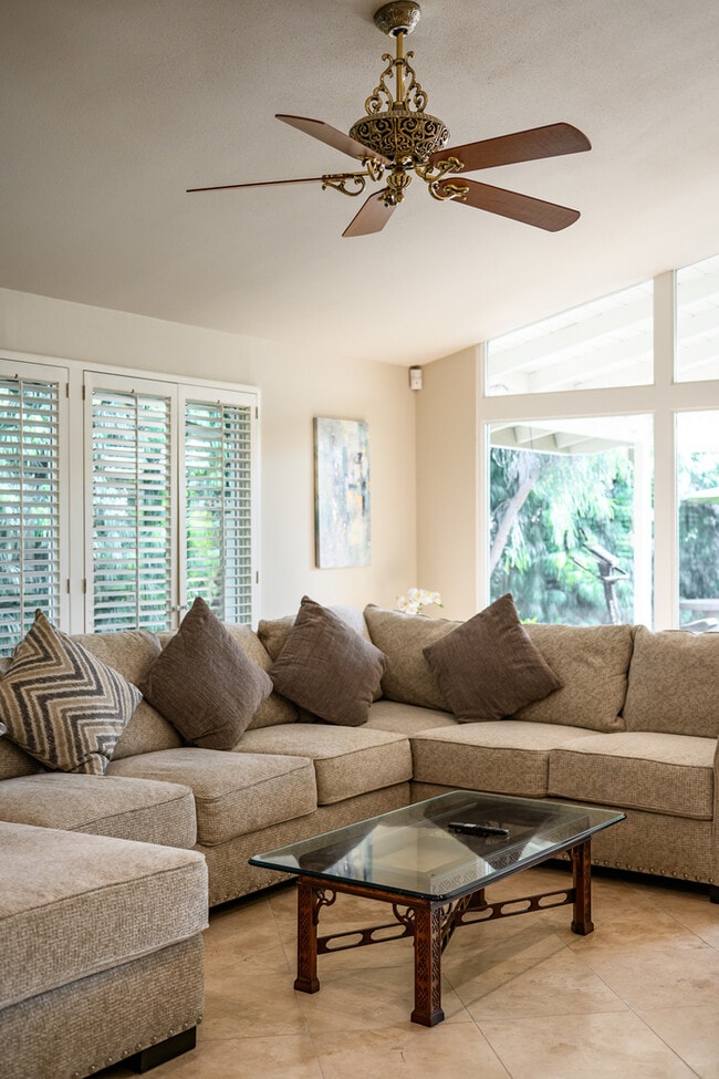 Building Photo - 1342 Skyline Dr