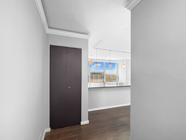 Building Photo - 3550 N Lake Shore Dr