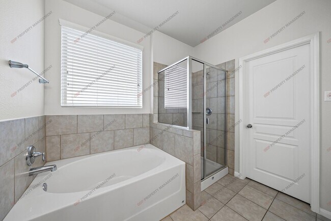 Building Photo - 521 Wedgwood Dr