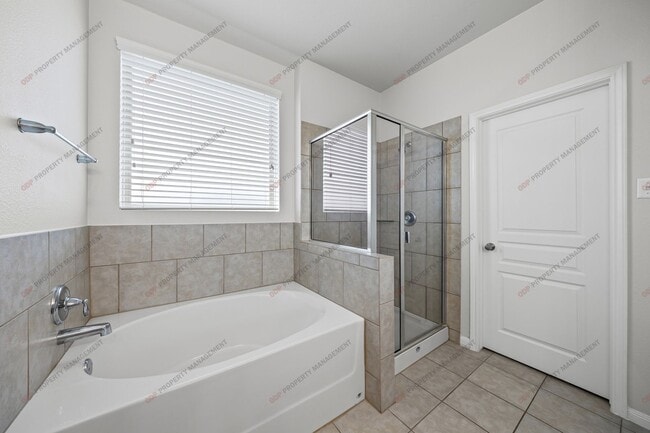 Building Photo - Academy ISD-3 Bedroom/2 Bath