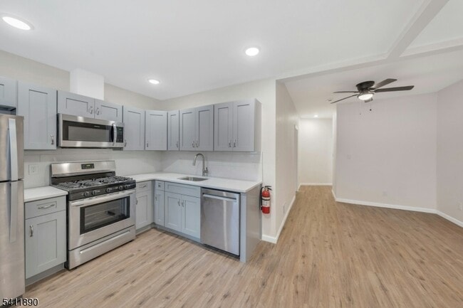 Building Photo - 30 Linden Ave