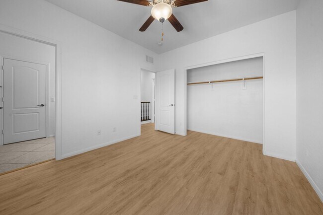 Building Photo - Well-Maintained 4-Bed, 3-Bath Home in Gated Community