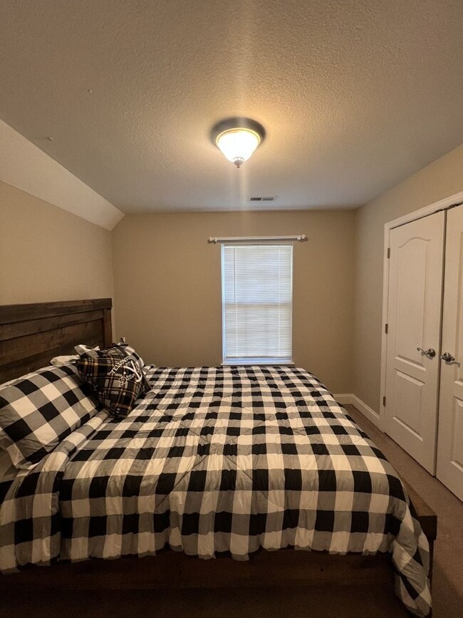 Building Photo - 7475 British Rd