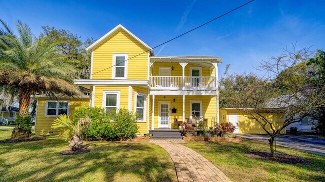 Building Photo - 14 Sanchez Ave