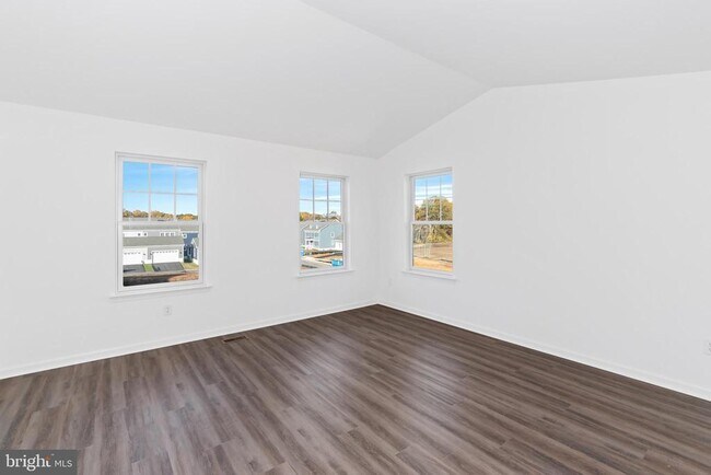 Building Photo - 971 Lorewood Grove Rd
