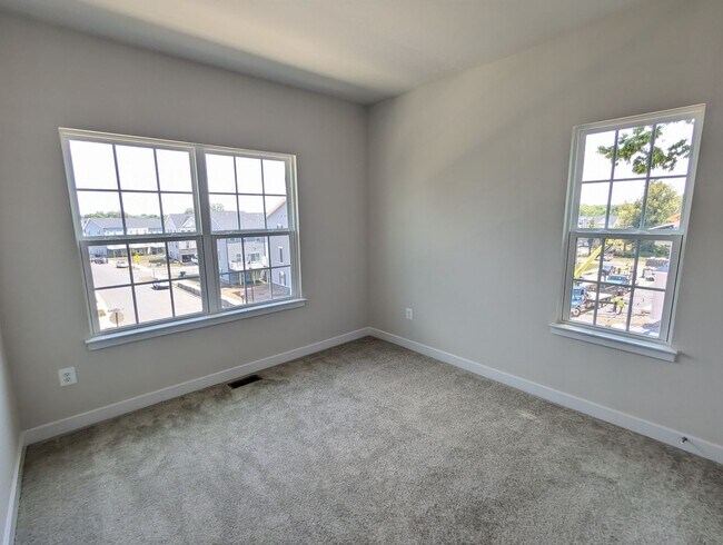 Building Photo - Gorgeous New Construction (never lived in)...