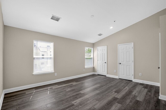 Building Photo - 2736 Albermarle Pl