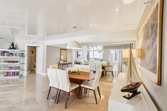 Building Photo - 16711 Collins Ave