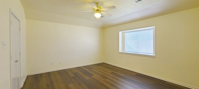 Building Photo - 19330 Larissa Dr