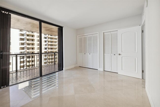 Building Photo - 10175 Collins Ave