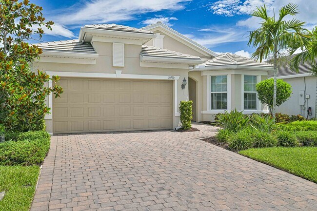Building Photo - NOW AVAILABLE - 2/2 Plus Den Single Family Home in the Heart of Estero!