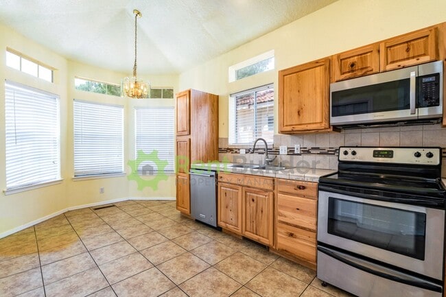 Building Photo - WOW CHECK OUT THIS AWESOME HOME IN RIVERVIEW ESTATES