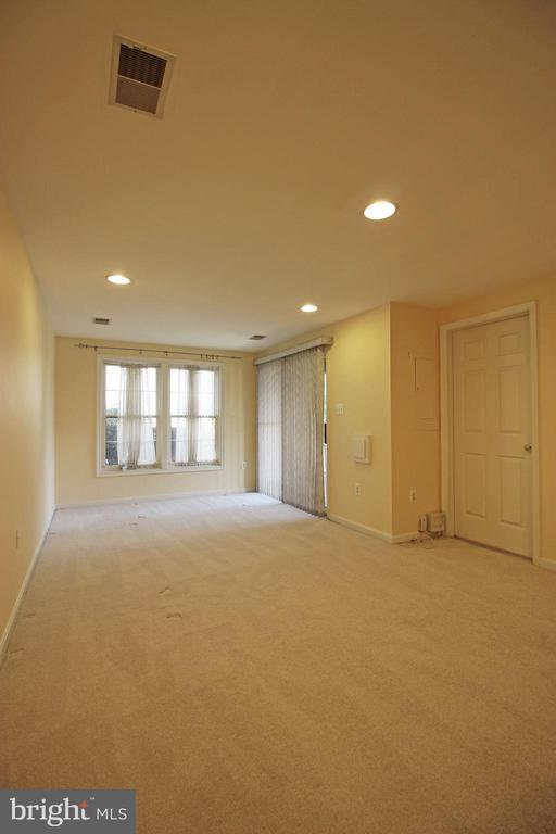 Building Photo - 11799 Valley Ridge Cir