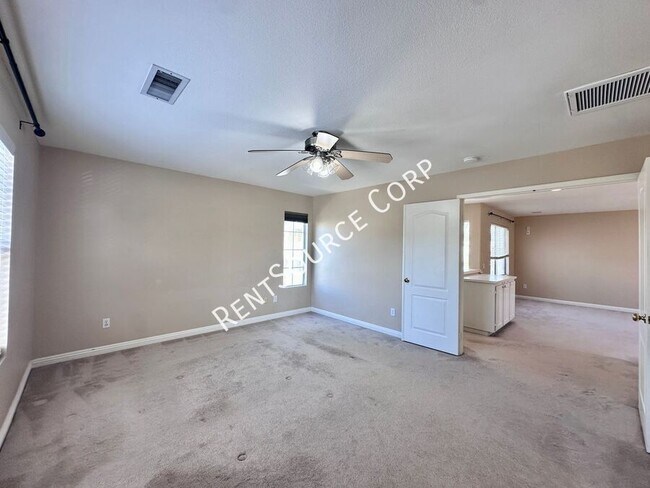 Building Photo - 5053 Woodbridge Ln