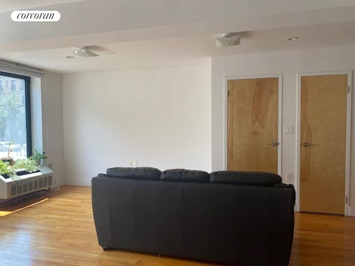 Building Photo - 2066 5th Ave